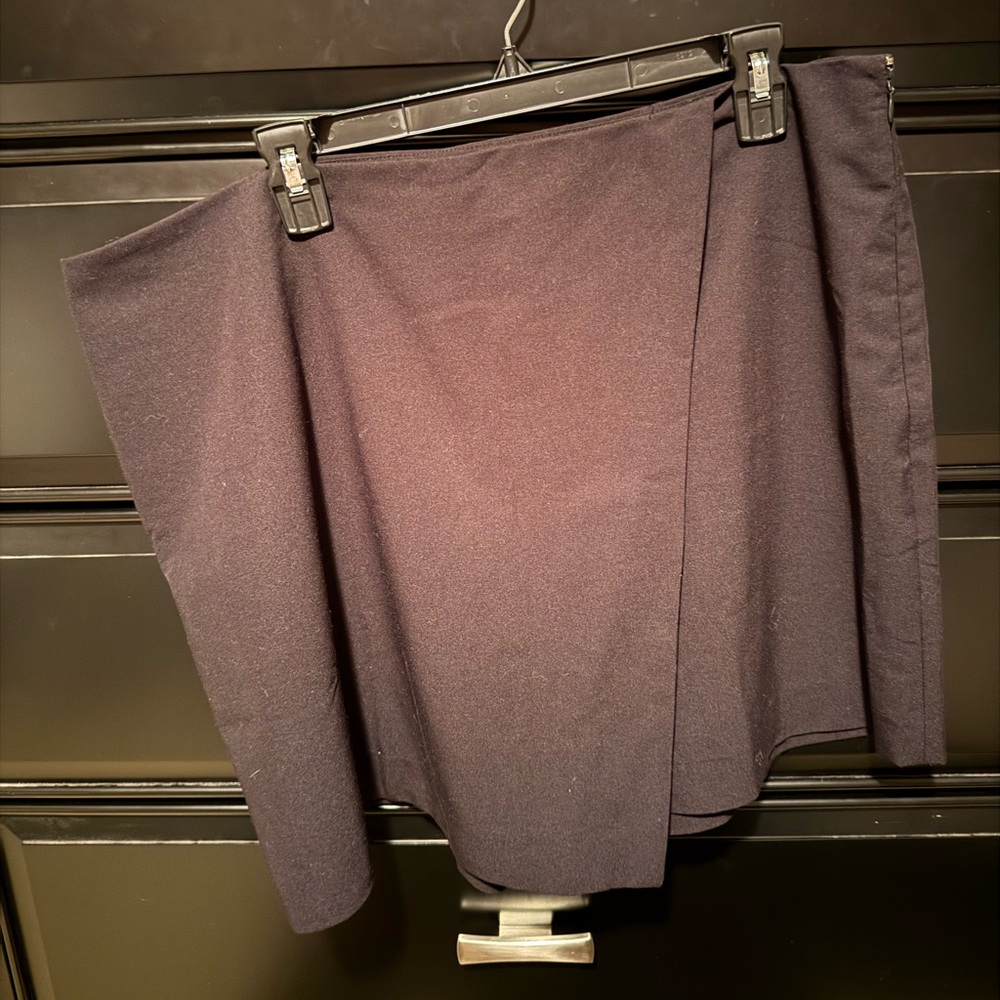 Elegant Black Skort